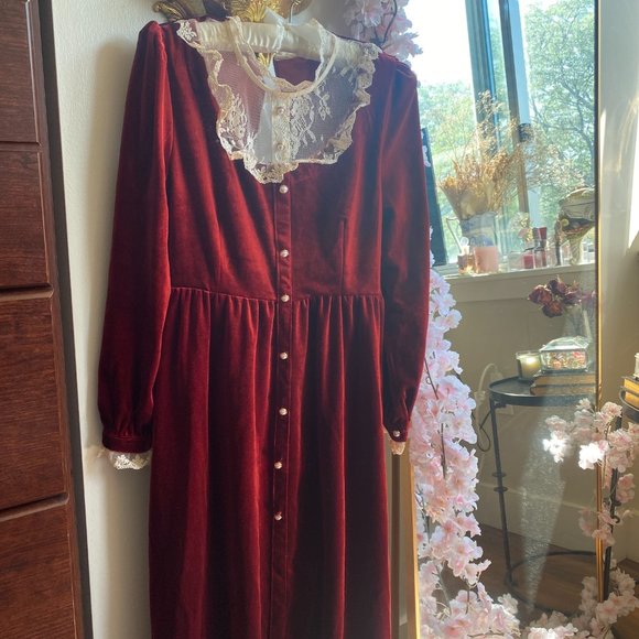 Vintage Velvet Dress - NWT - Picture 3 of 4